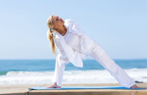 benefici dello yoga in menopausa